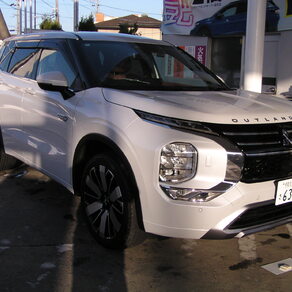 三菱・アウトランダー