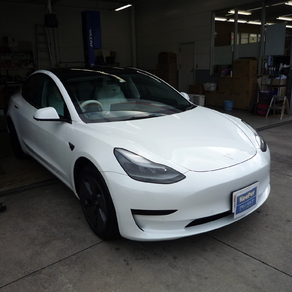 その他・テスラ・モデル３