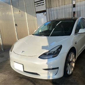 その他・テスラ・モデル３
