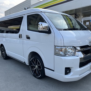 トヨタ・ハイエース(ワイド・ミドルルーフ)