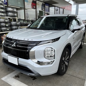 三菱・アウトランダー