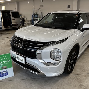 三菱・アウトランダー