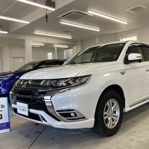 三菱・アウトランダー