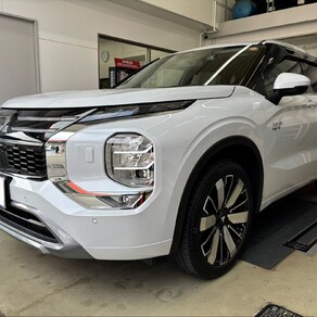 三菱・アウトランダー