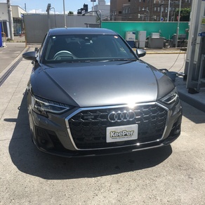 アウディ・A8