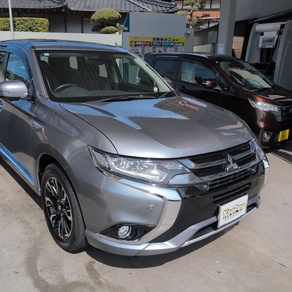 三菱・アウトランダー