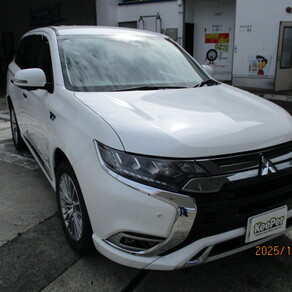 三菱・アウトランダー