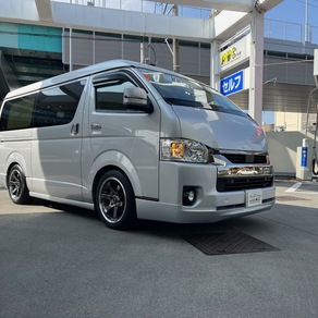 トヨタ・ハイエース(ワイド・ミドルルーフ)