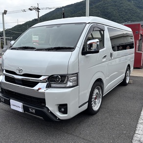 トヨタ・ハイエース(ワイド・ミドルルーフ)