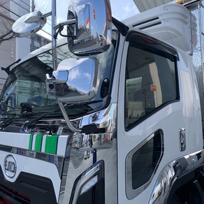 その他・UD 4tトラック