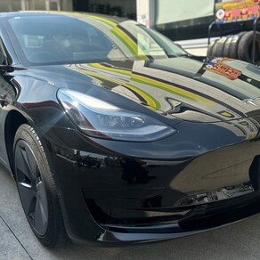 その他・テスラ・モデル３