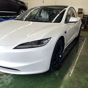 その他・テスラ・モデル３