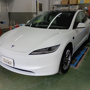 その他・テスラ・モデル３