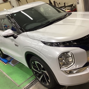 三菱・アウトランダー