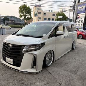トヨタ・アルファード