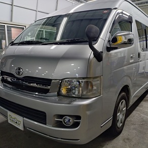 トヨタ・ハイエース(ワイド・ミドルルーフ)