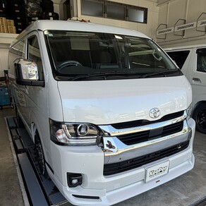 トヨタ・ハイエース(ワイド・ミドルルーフ)