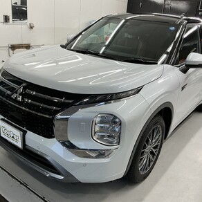 三菱・アウトランダー