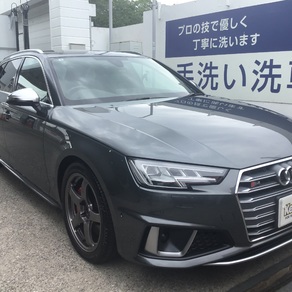 アウディ・S4