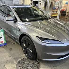 その他・テスラ・モデル３