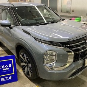 三菱・アウトランダー