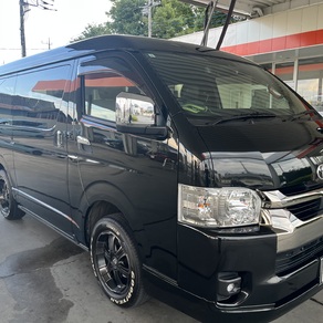 トヨタ・ハイエース(ワイド・ミドルルーフ)