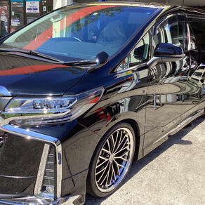 トヨタ・アルファード