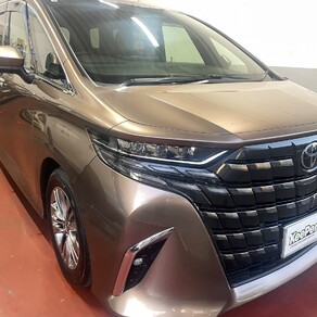 トヨタ・アルファード