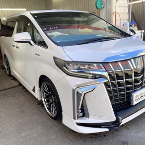 トヨタ・アルファード