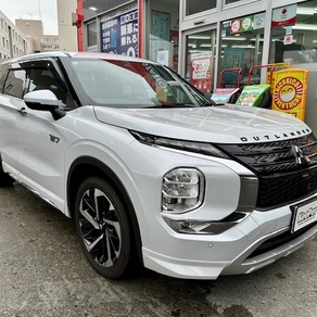 三菱・アウトランダー