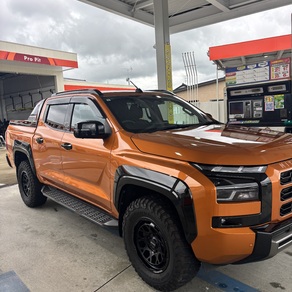 三菱・トライトン