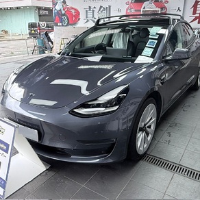 その他・テスラ・モデル３