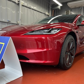 その他・テスラ・モデル３