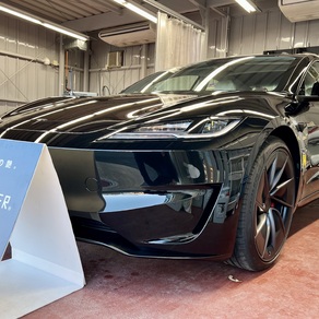 その他・テスラ・モデル３