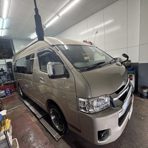 トヨタ・ハイエース改キャンピングカー