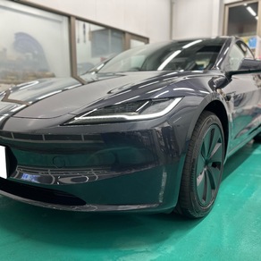 その他・テスラ・モデル３