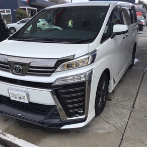 トヨタ・ヴェルファイア