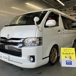 トヨタ・ハイエース(ワイド・ミドルルーフ)
