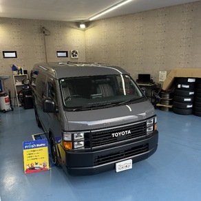 トヨタ・ハイエース(ワイド・ミドルルーフ)