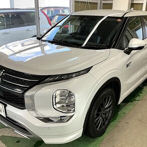 三菱・アウトランダー