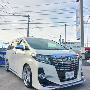 トヨタ・アルファード