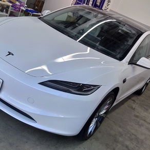 その他・テスラ・モデル３