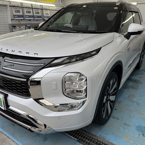 三菱・アウトランダー