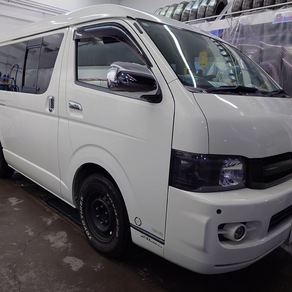 トヨタ・ハイエース(ワイド・ミドルルーフ)