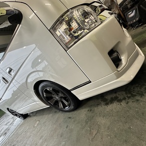 トヨタ・ハイエース(ワイド・ミドルルーフ)