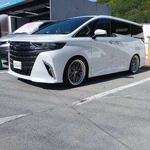 トヨタ・アルファード