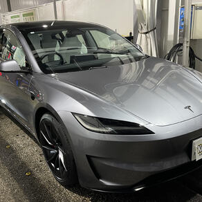 その他・テスラ・モデル３