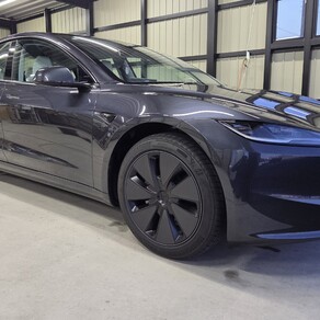 その他・テスラ・モデル３