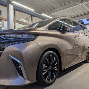 トヨタ・アルファード