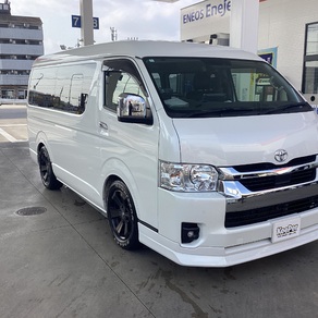 トヨタ・ハイエース(ワイド・ミドルルーフ)